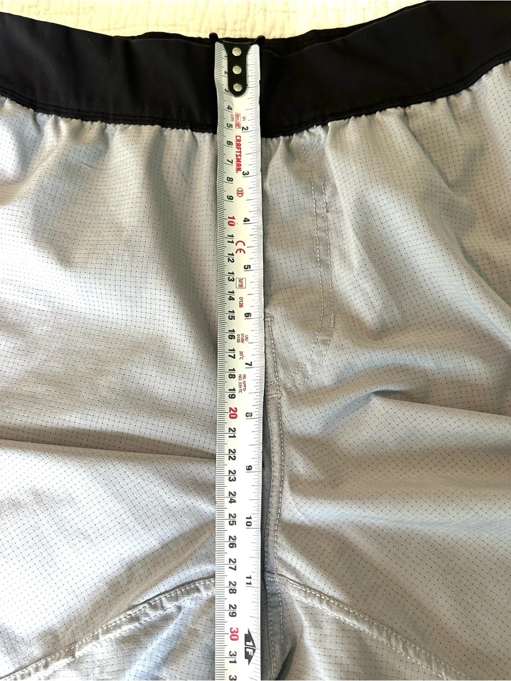 VUORI Men’s Draft 6.5” Inseam Shorts Gray/Blk Detail SzSM Lightweight Active